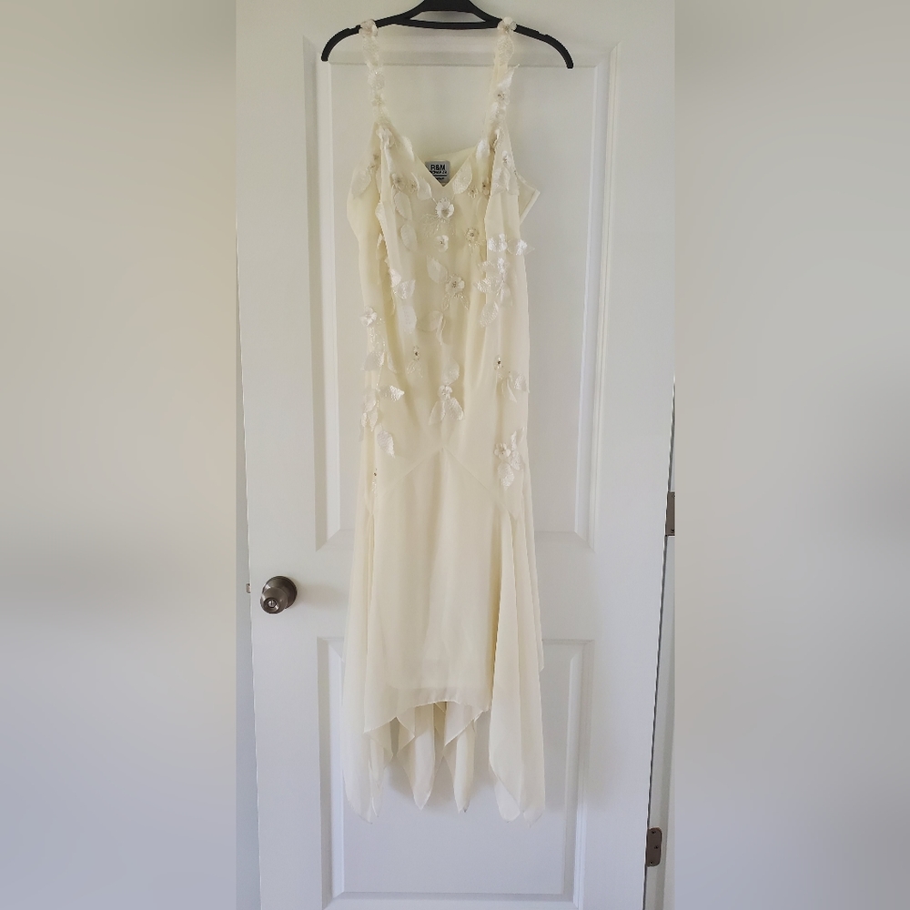 Flowy ivory dress